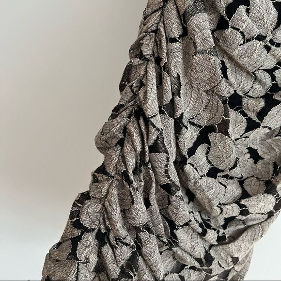 London Time Black Floral Lace Overlay Cinched Sides Sleeveless Mini Dress Size 4 - Picture 5 of 8